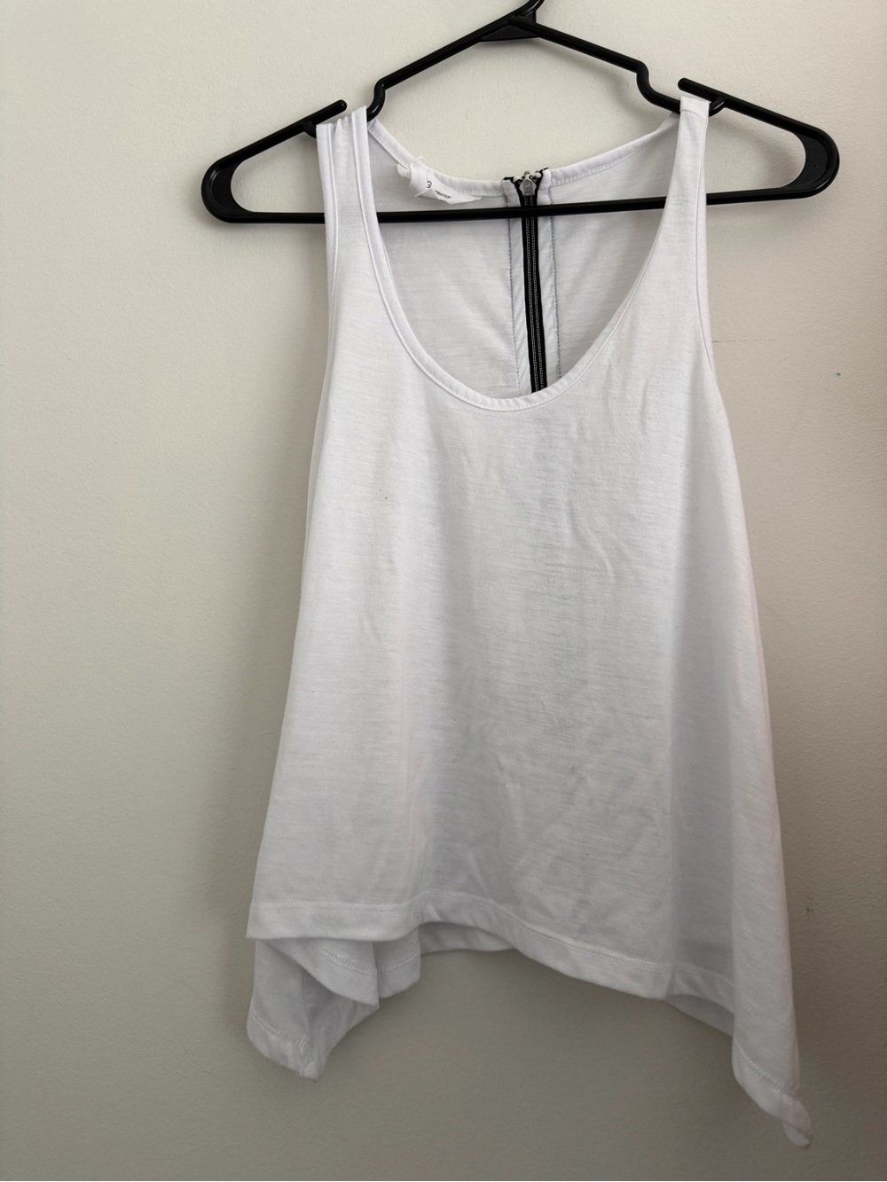 BCBGeneration White Scoop Neck Tank with Asymmetric Hem